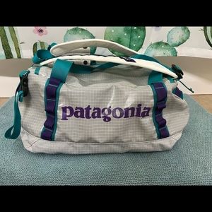 Patagonia Blackhole 45L duffle - Retired Turquoise and Purple